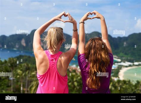 mujeres bonitas haciendo el amor